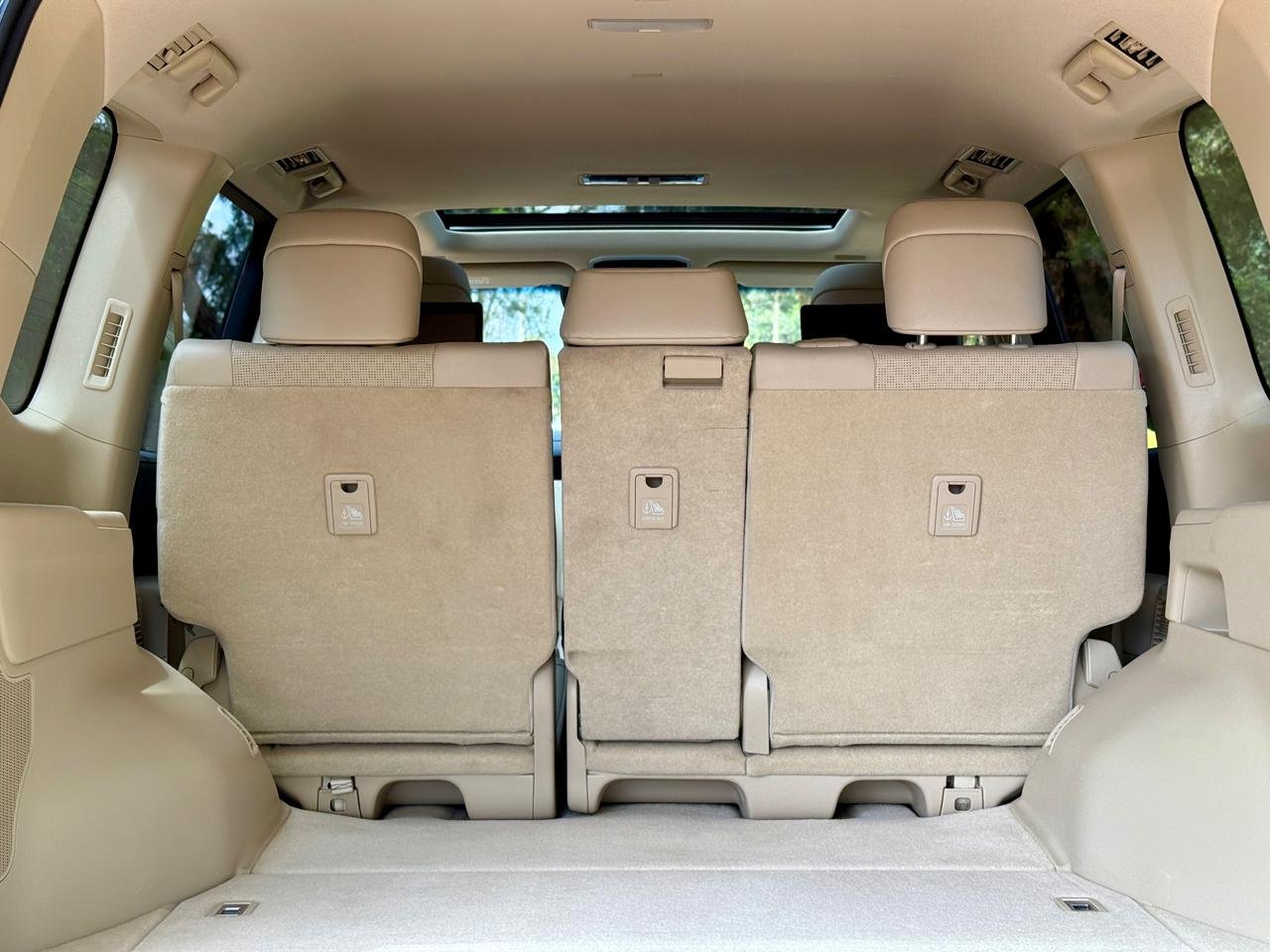 TOYOTA LAND CRUISER 300 SAHARA thumbnail 17