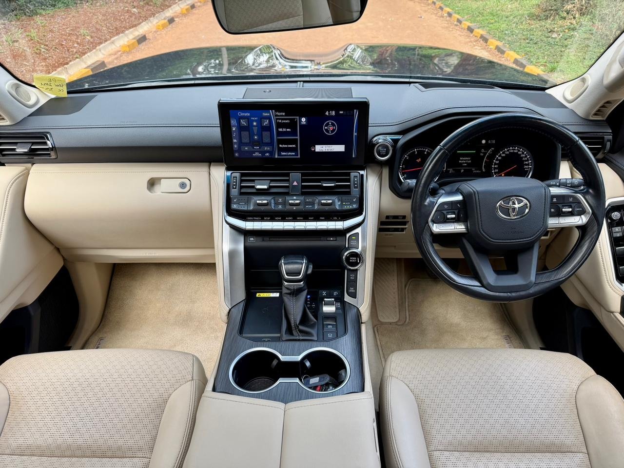 TOYOTA LAND CRUISER 300 SAHARA thumbnail 9