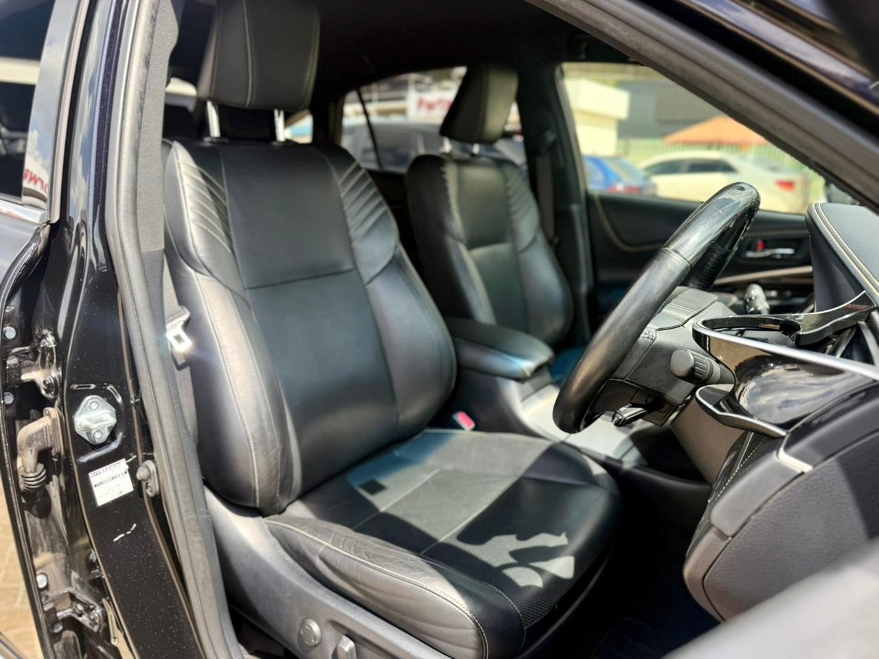 TOYOTA HARRIER thumbnail 8