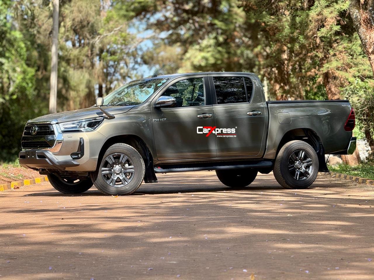 TOYOTA HILUX DOUBLE CAB thumbnail 5