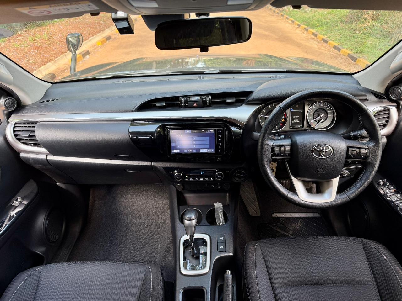 TOYOTA HILUX DOUBLE CAB thumbnail 9