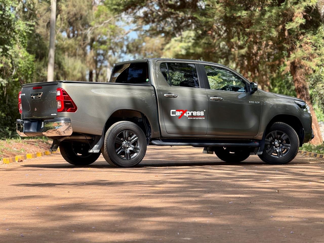 TOYOTA HILUX DOUBLE CAB thumbnail 6