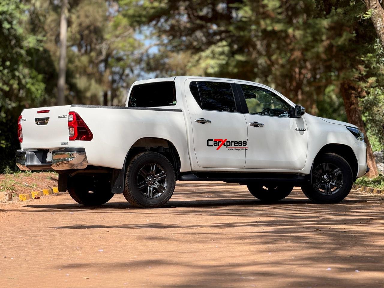 TOYOTA HILUX DOUBLE CAB thumbnail 6