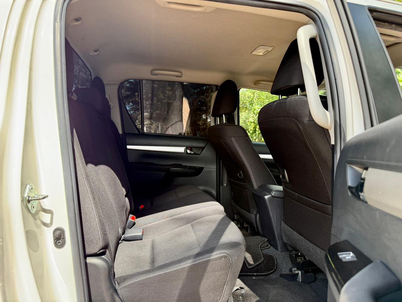 TOYOTA HILUX DOUBLE CAB thumbnail 14