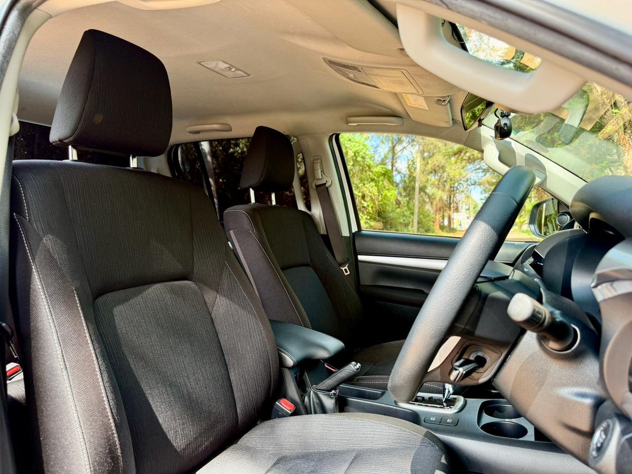 TOYOTA HILUX DOUBLE CAB thumbnail 8