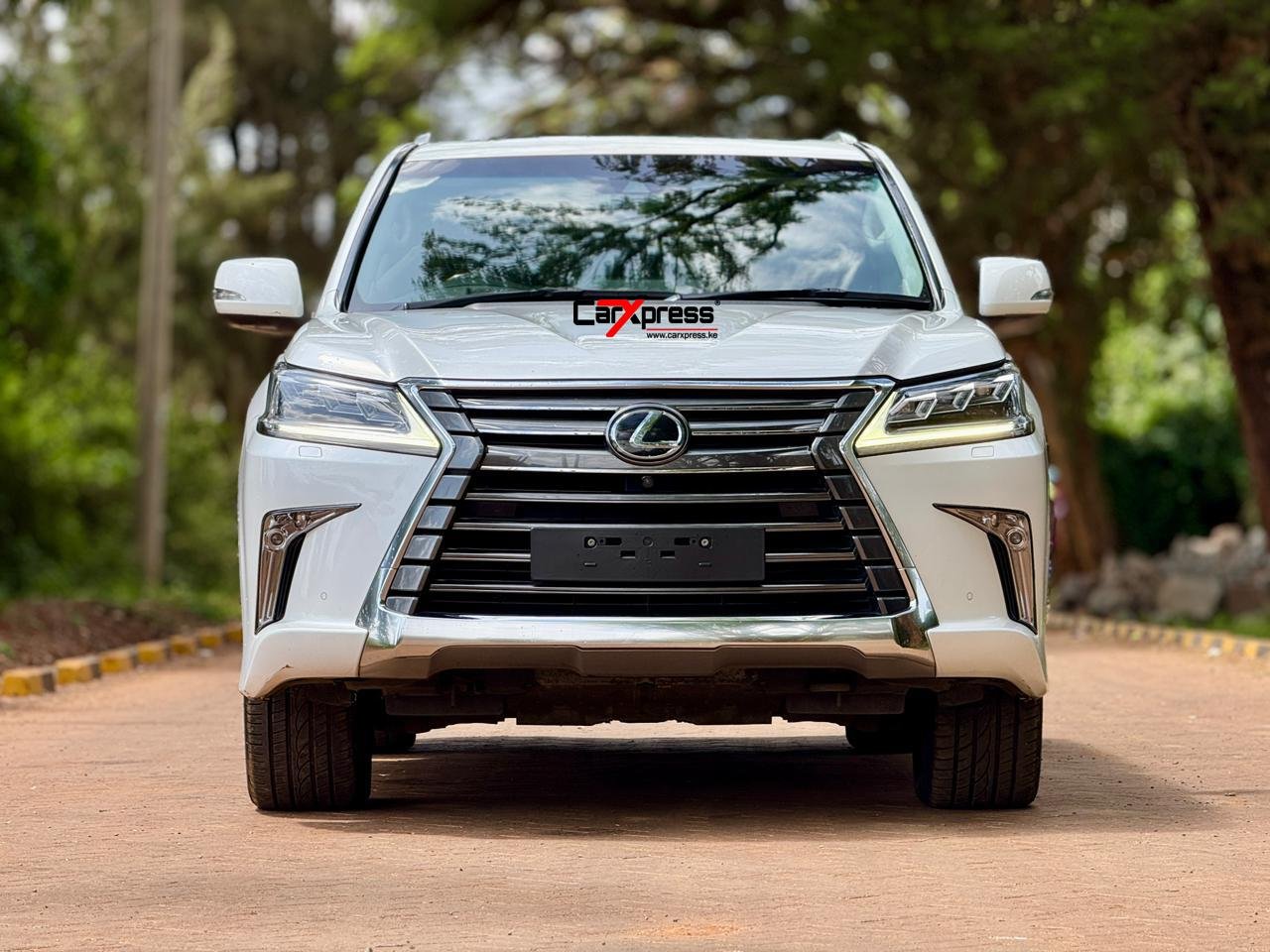 LEXUS LX450D thumbnail 3