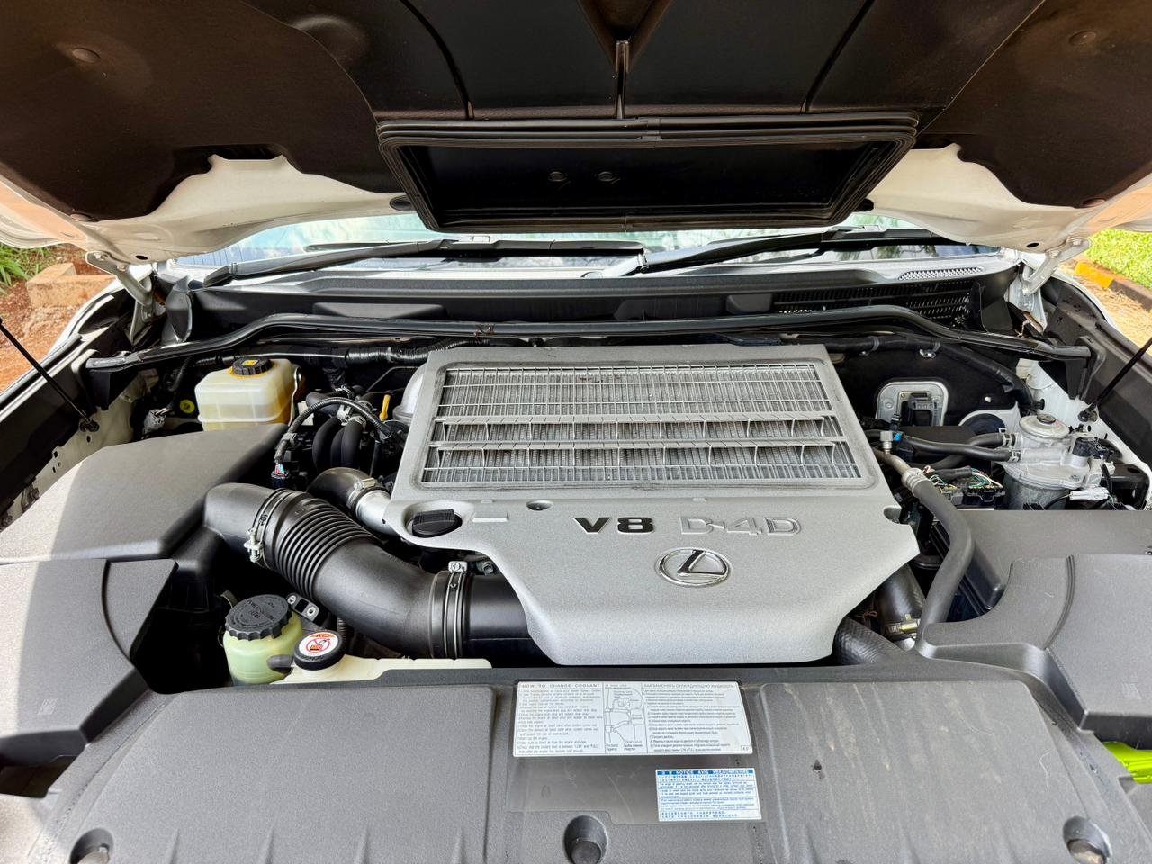 LEXUS LX450D thumbnail 22