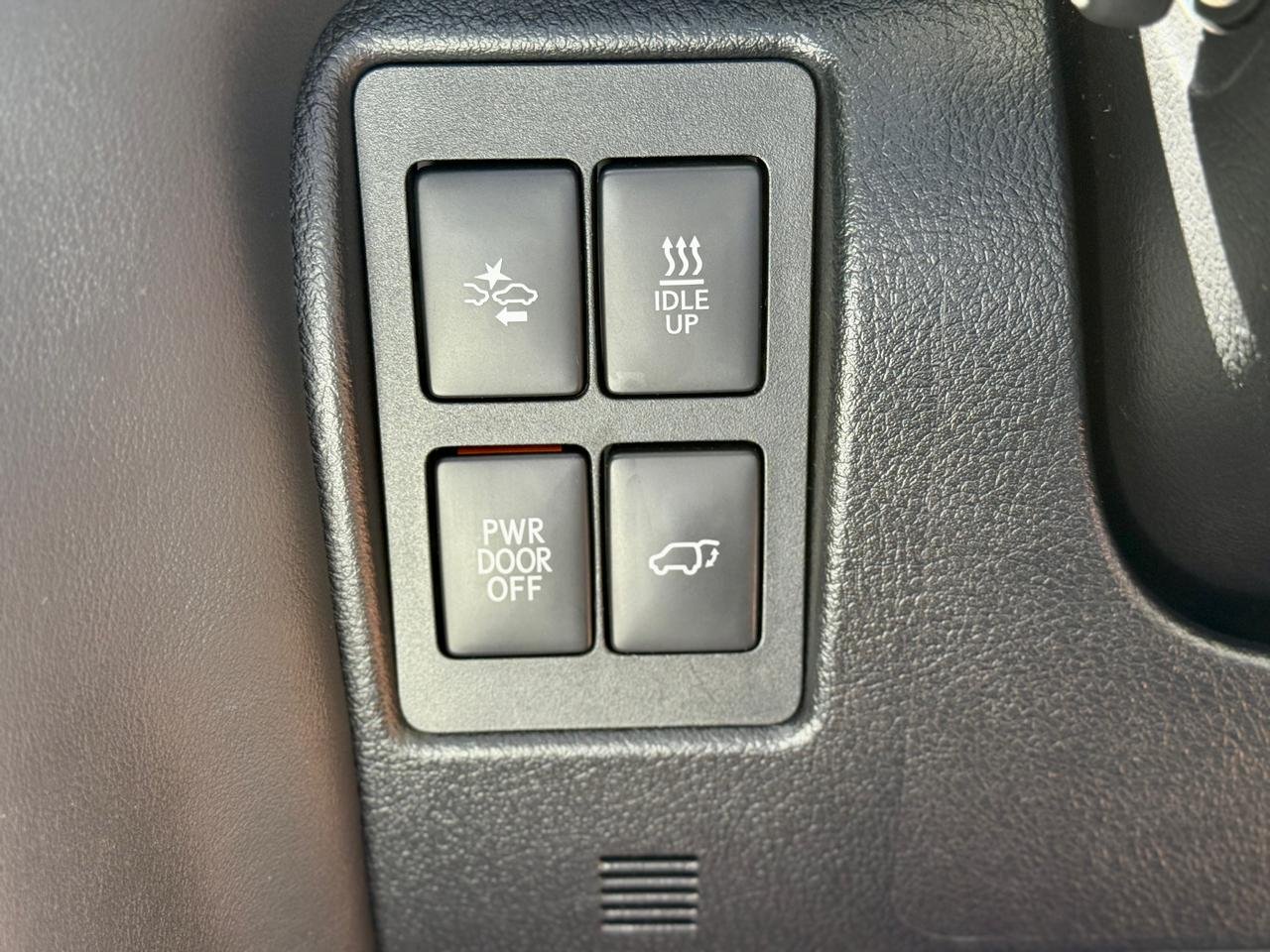 LEXUS LX450D thumbnail 15