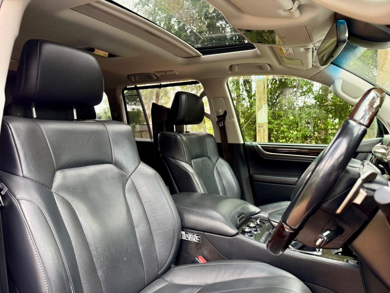 LEXUS LX450D thumbnail 8