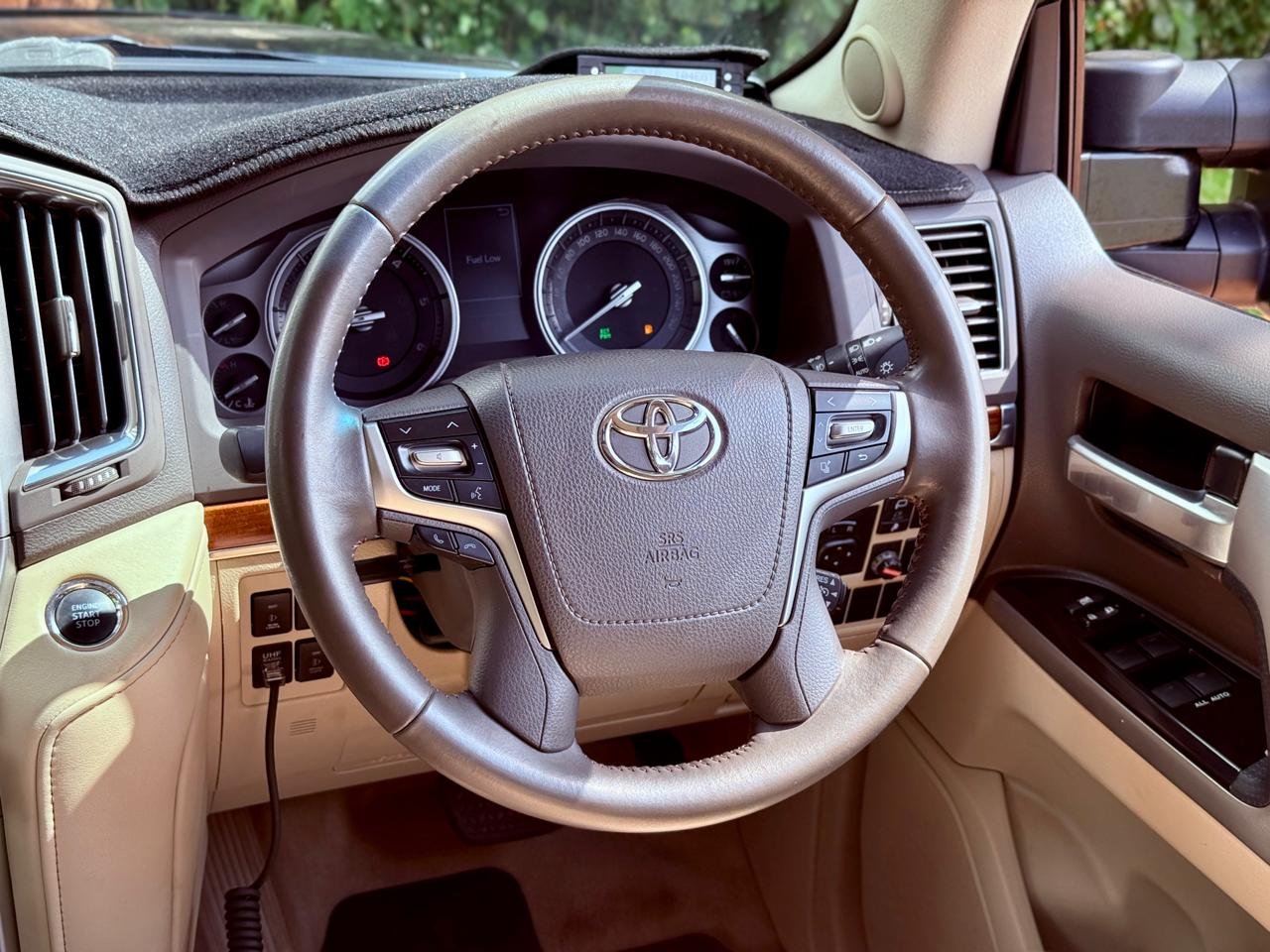 TOYOTA LANDCRUISER V8  200 SERIES. thumbnail 12