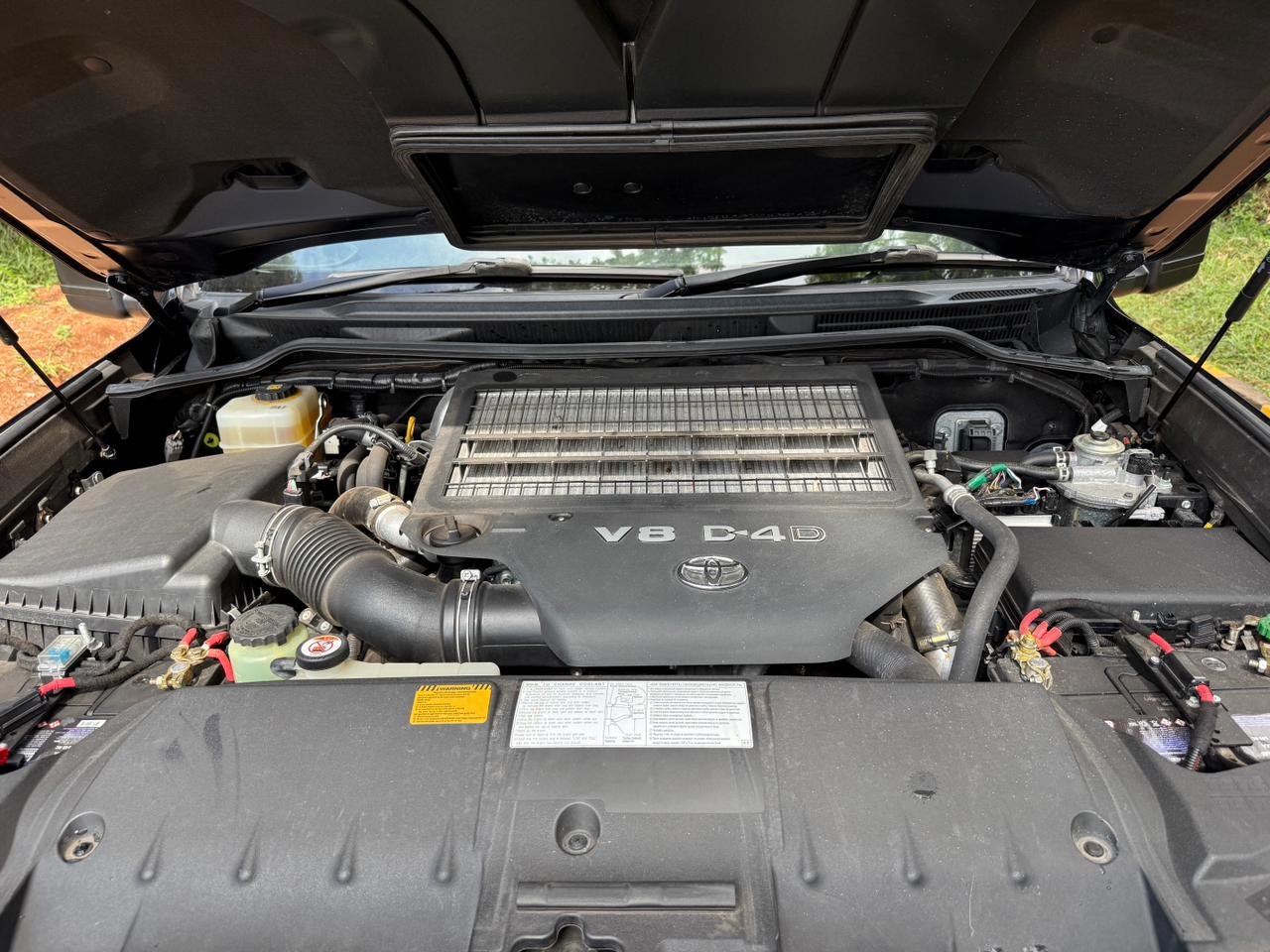 TOYOTA LANDCRUISER V8  200 SERIES. thumbnail 18