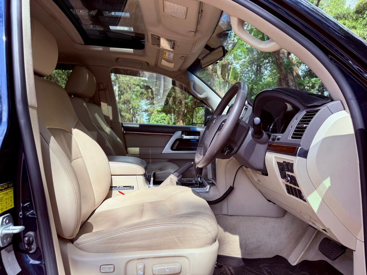 TOYOTA LANDCRUISER V8  200 SERIES. thumbnail 8