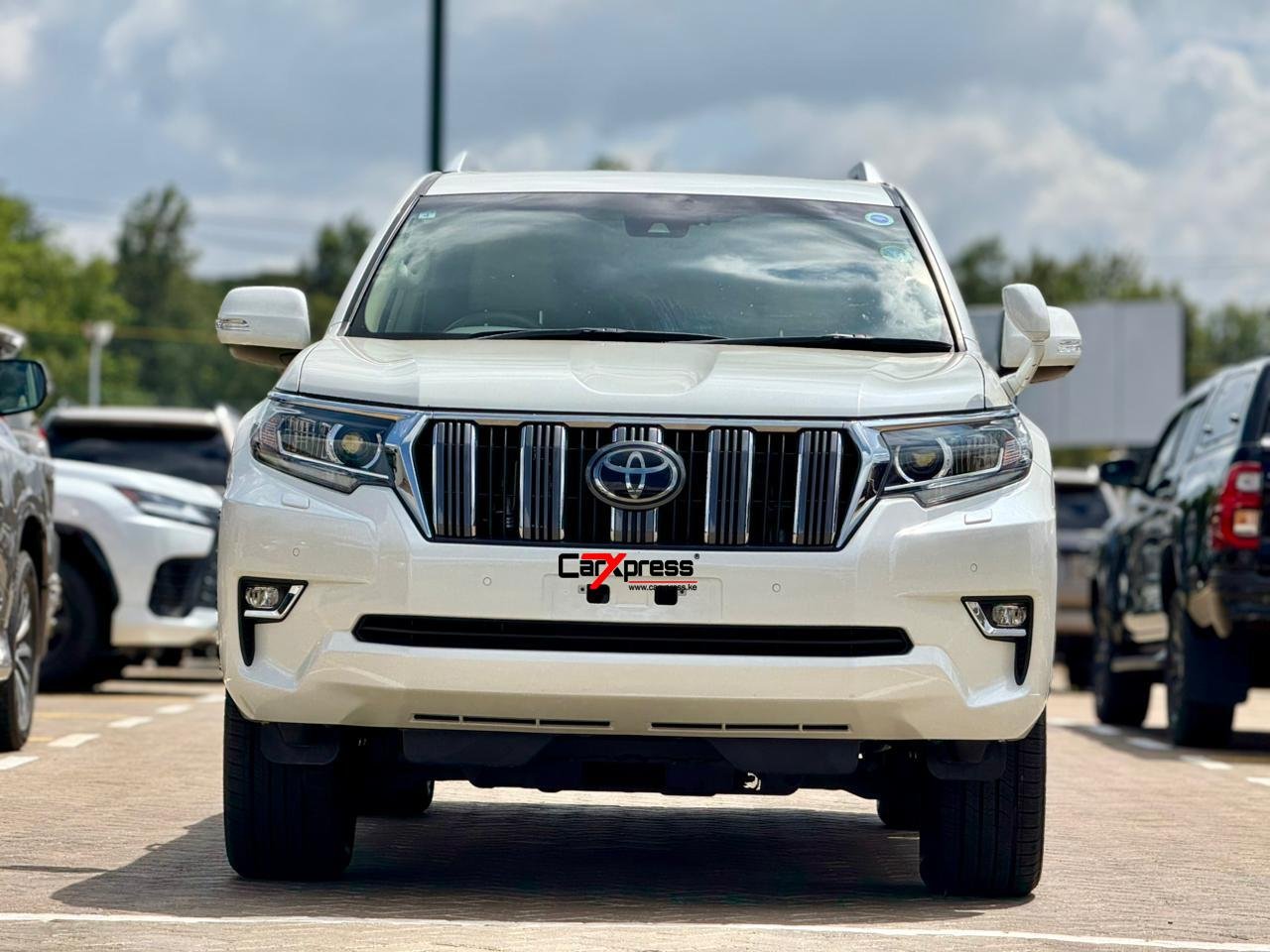 TOYOTA LAND CRUISER PRADO TXL thumbnail 5