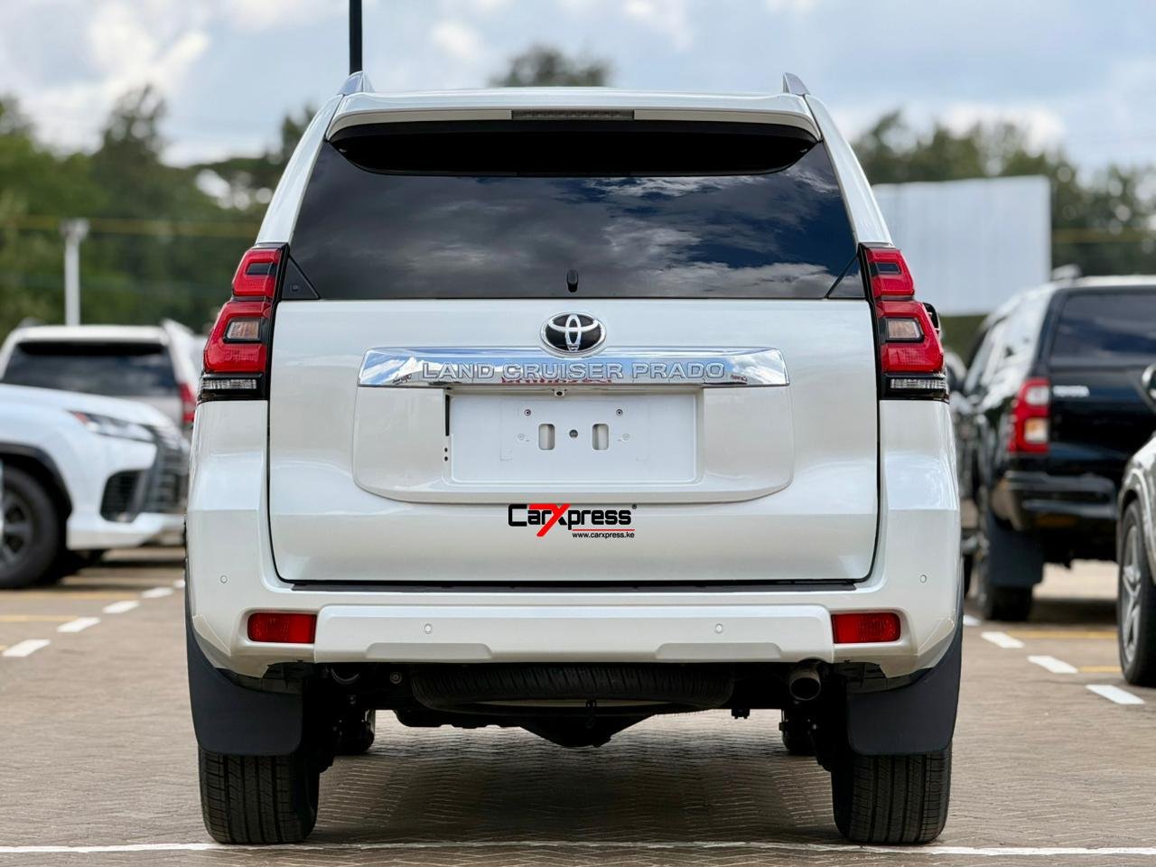 TOYOTA LAND CRUISER PRADO TXL thumbnail 6