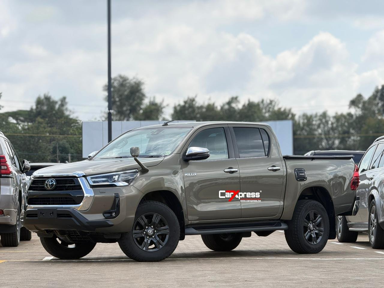 TOYOTA HILUX DOUBLE CAB thumbnail 5