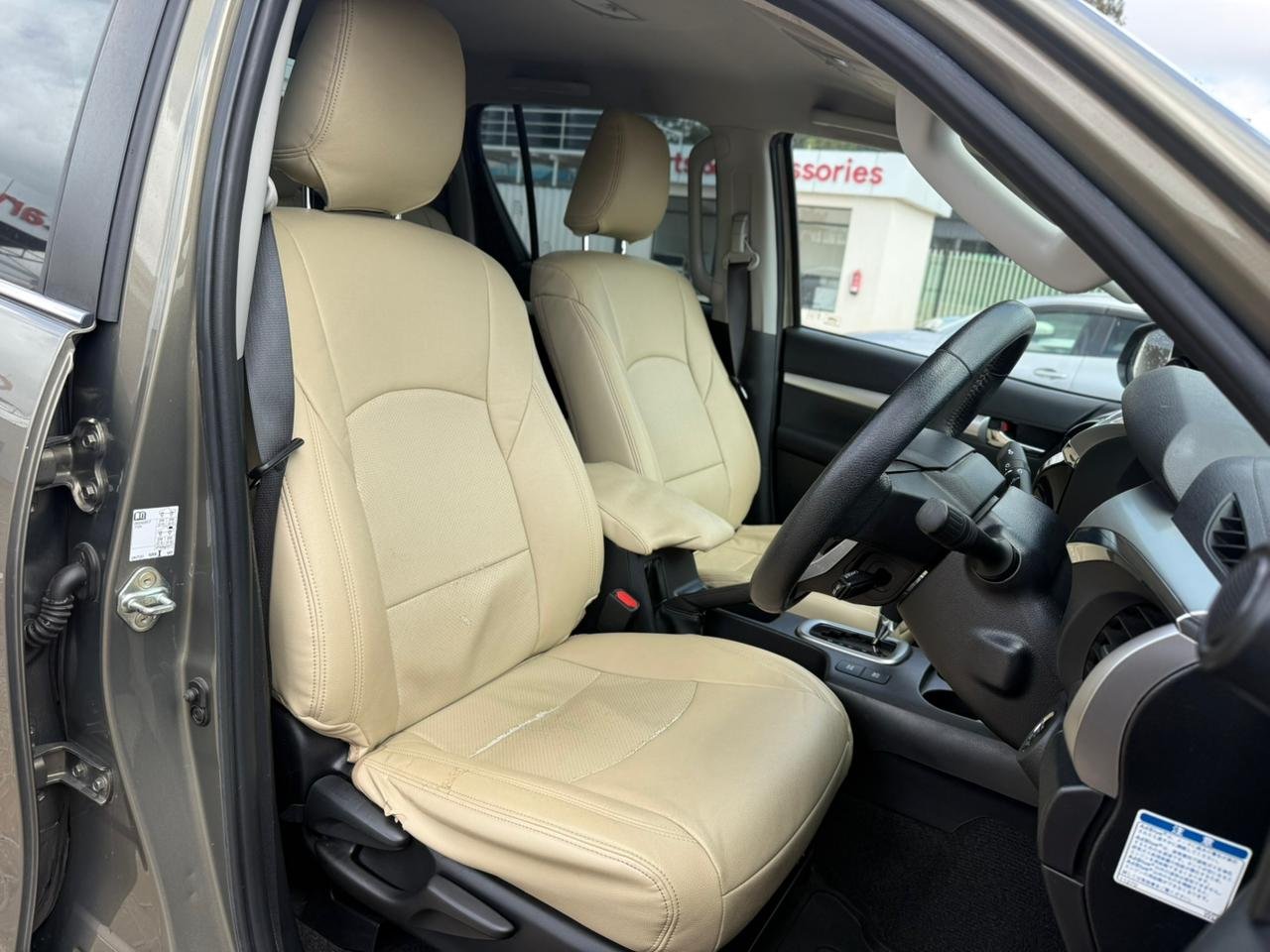 TOYOTA HILUX DOUBLE CAB thumbnail 7