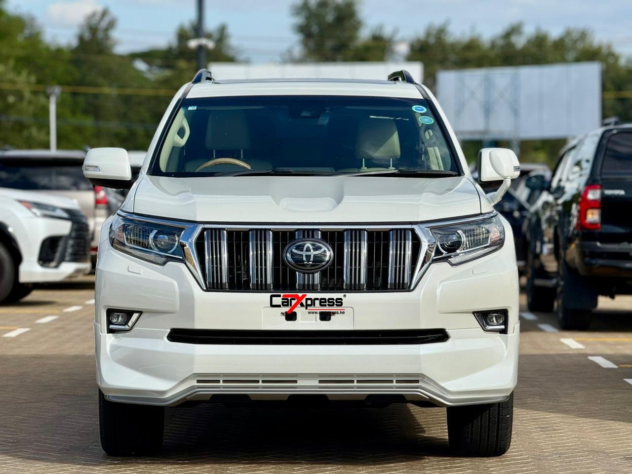 TOYOTA LAND CRUISER PRADO TXL thumbnail 5
