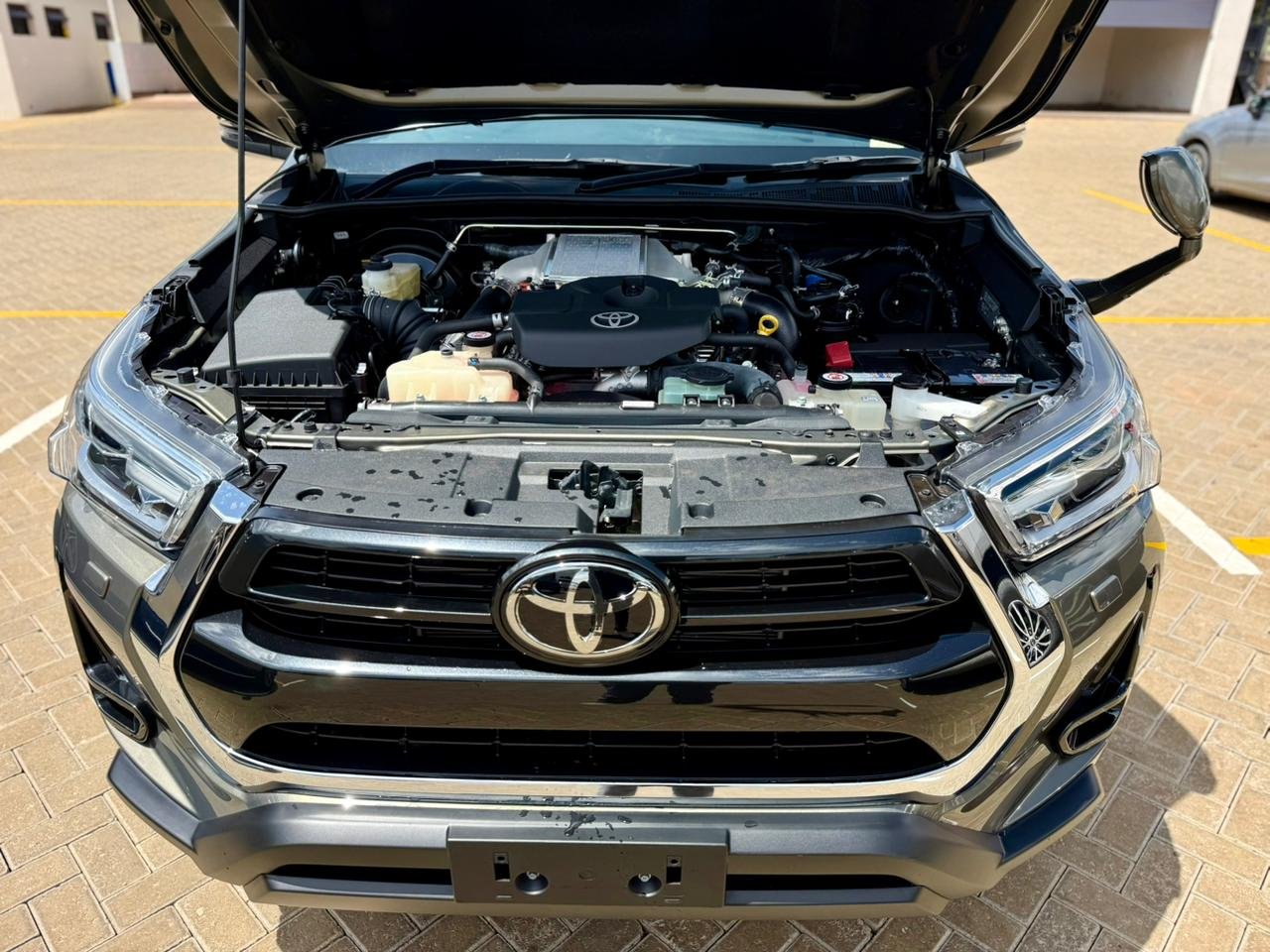 TOYOTA HILUX DOUBLE CAB thumbnail 13