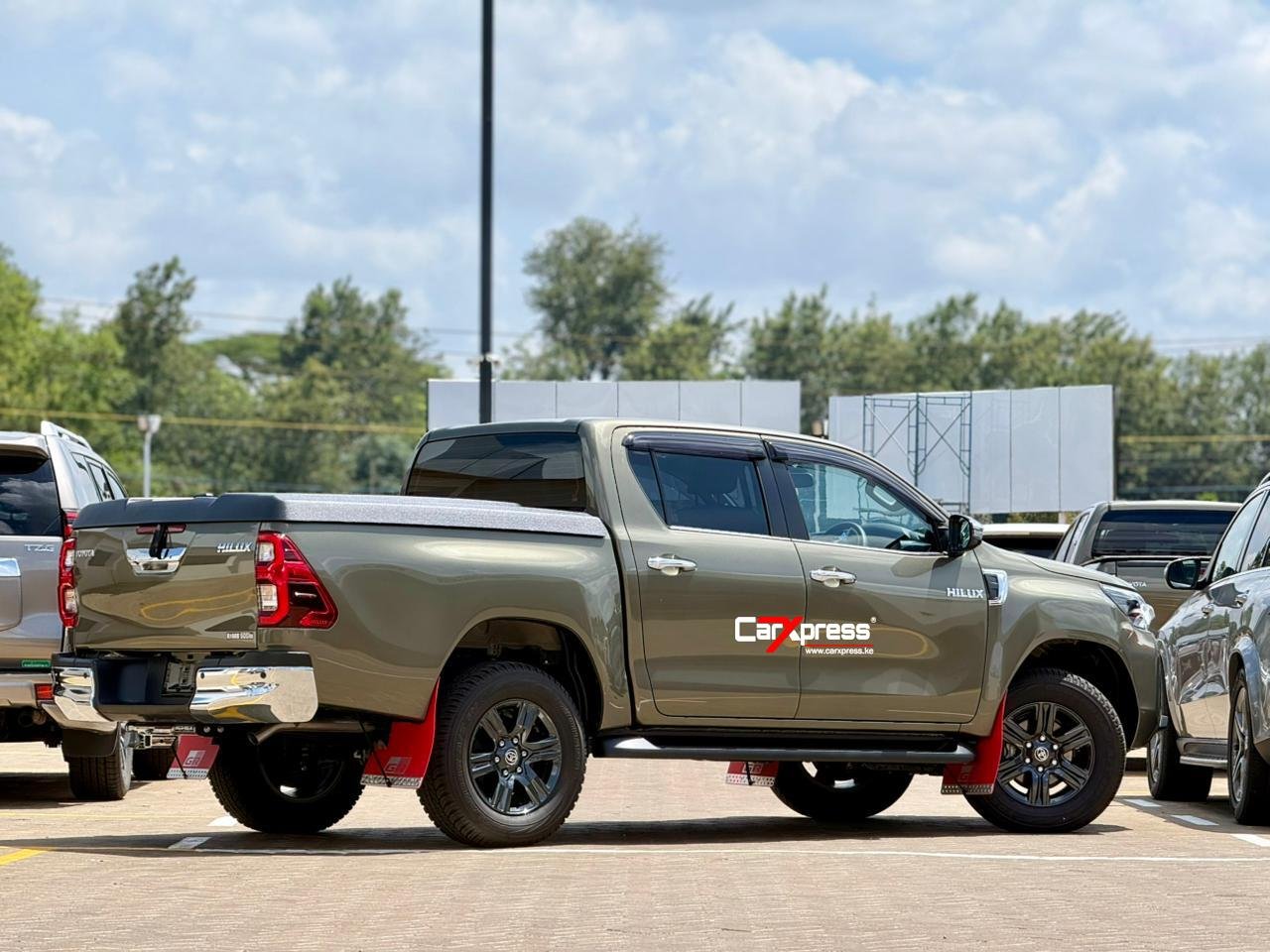 TOYOTA HILUX DOUBLE CAB thumbnail 6