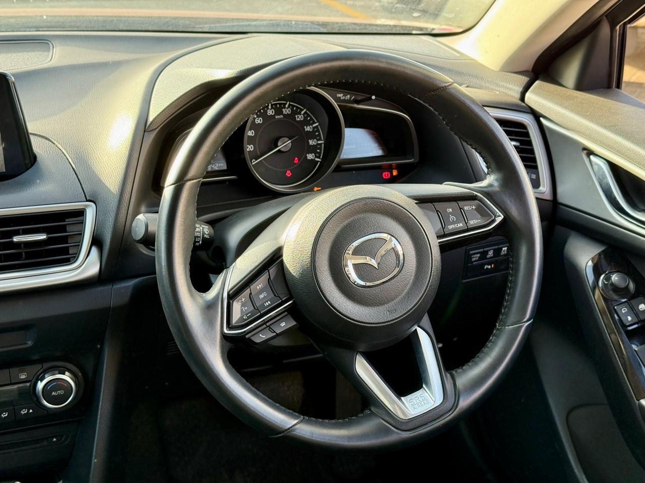 MAZDA AXELA thumbnail 12