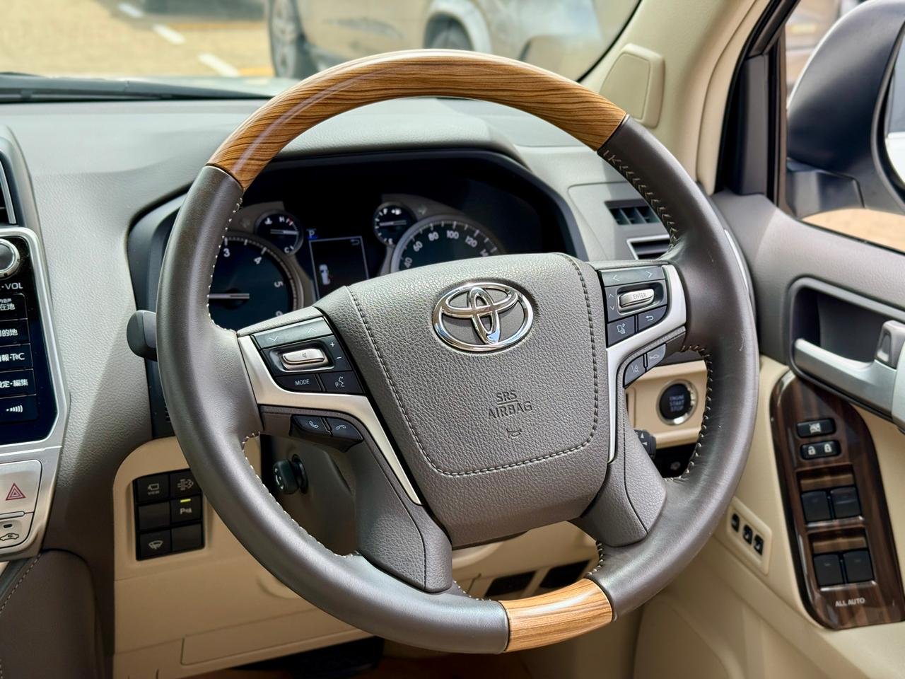 TOYOTA LAND CRUISER PRADO TZG thumbnail 9