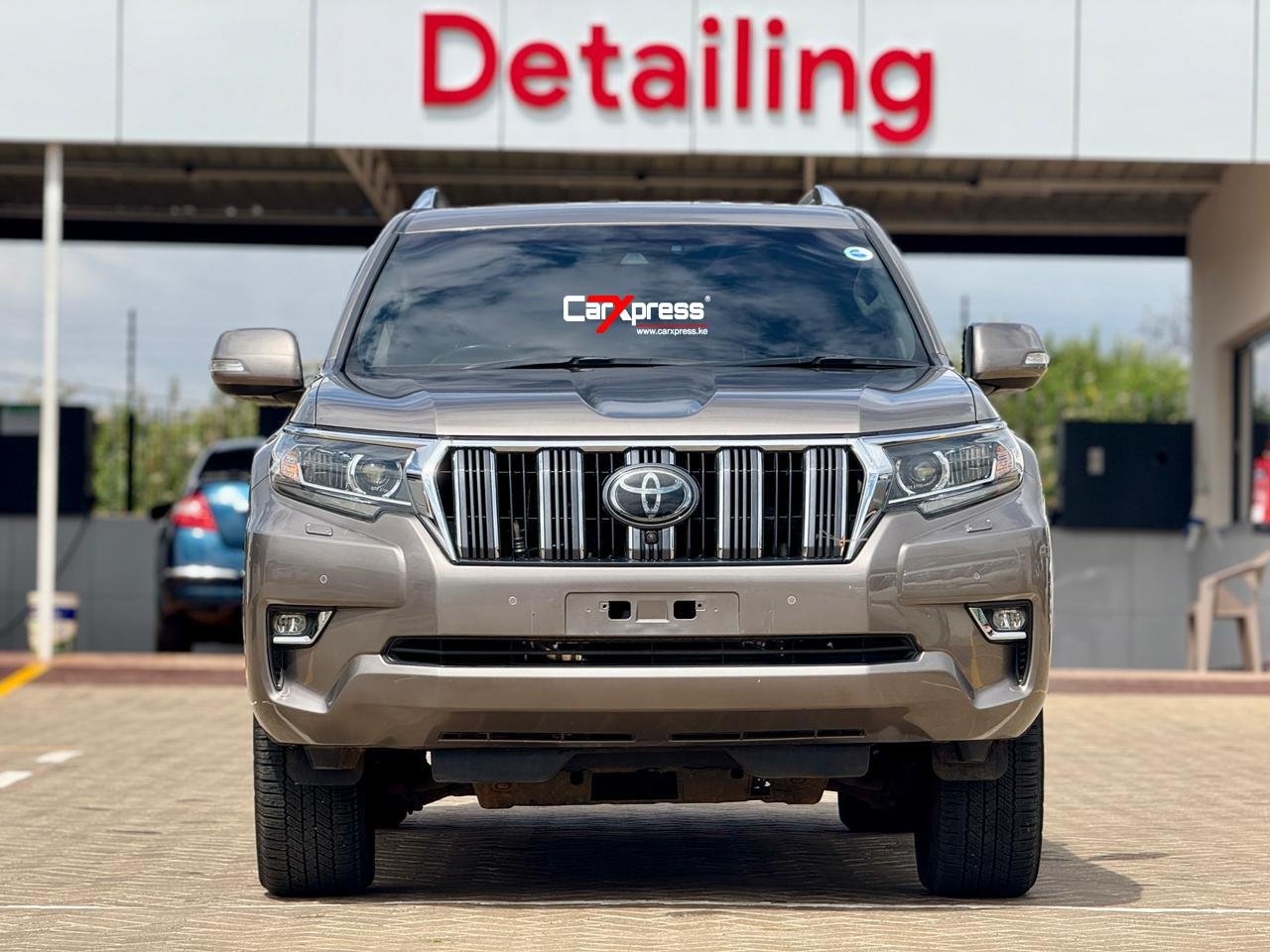 TOYOTA LAND CRUISER PRADO TZG thumbnail 3