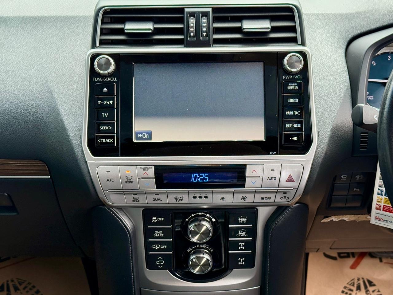TOYOTA LAND CRUISER PRADO TZG thumbnail 10