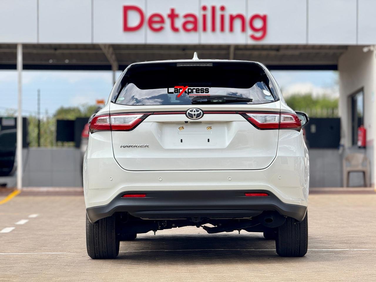 TOYOTA HARRIER thumbnail 6