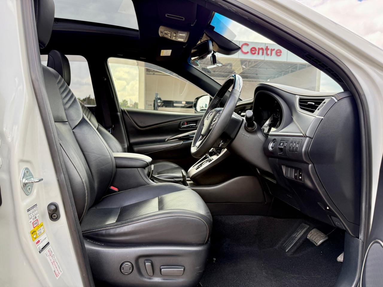 TOYOTA HARRIER thumbnail 7