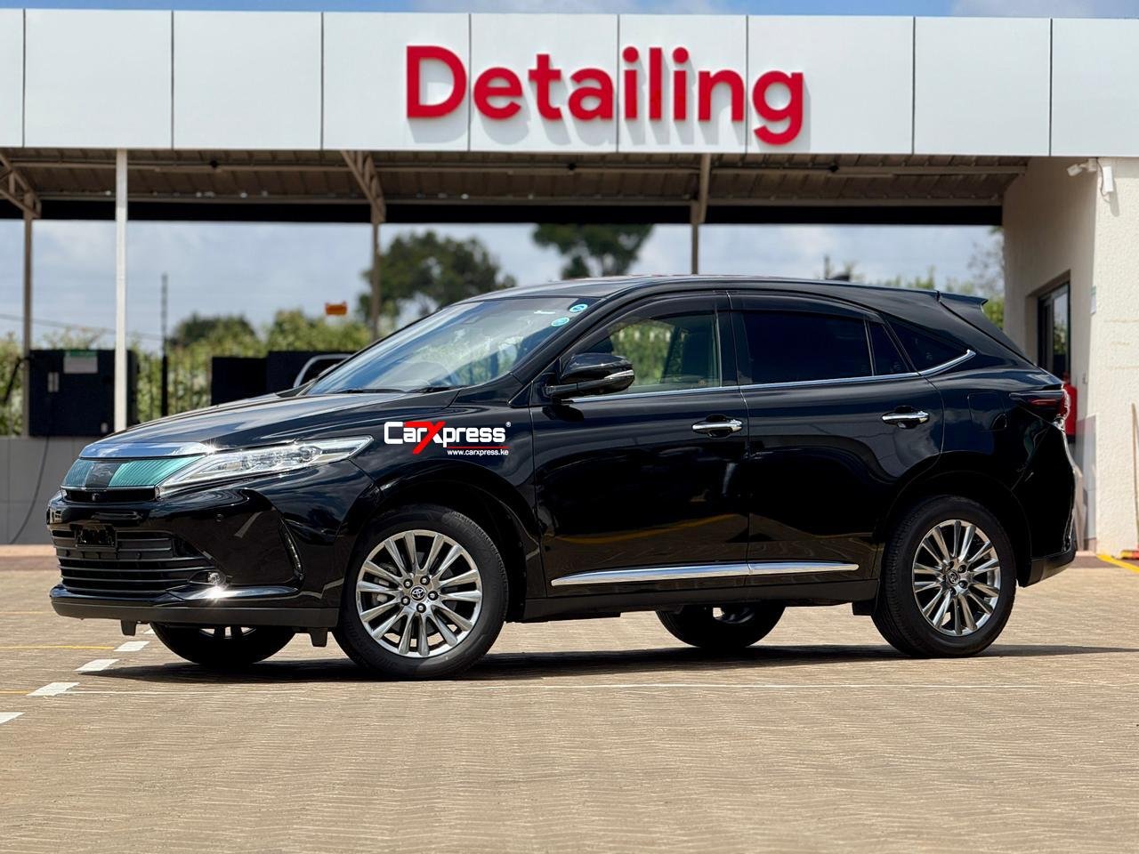 TOYOTA HARRIER PROGRESS thumbnail 4