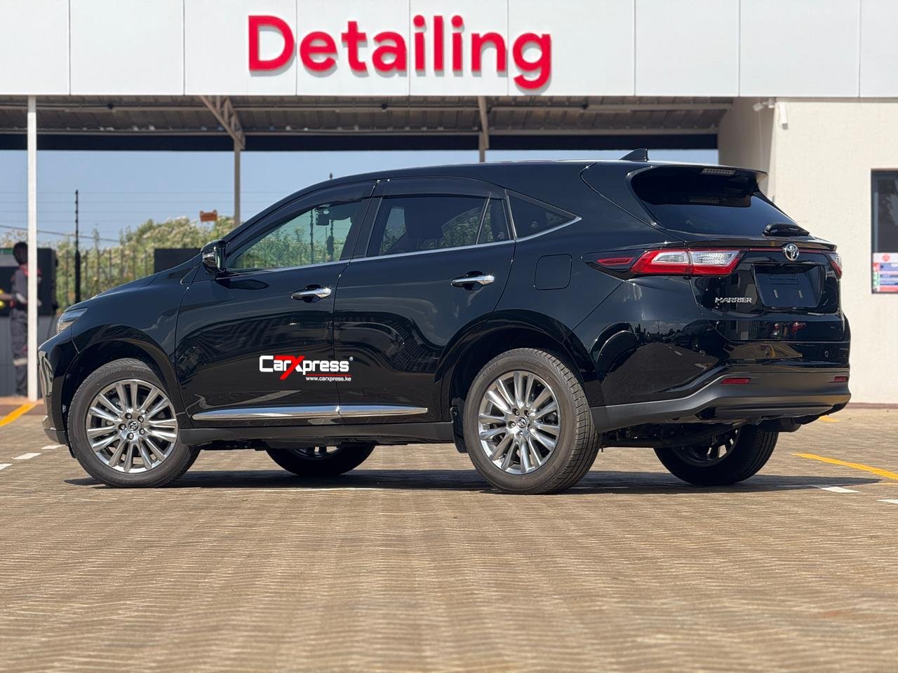 TOYOTA HARRIER PROGRESS thumbnail 2