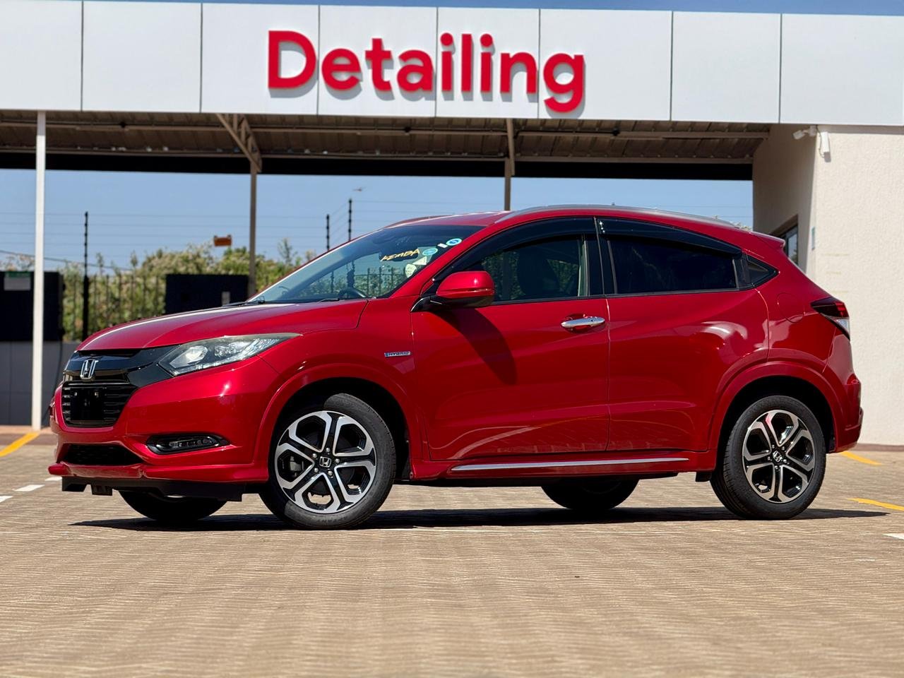 HONDA VEZEL HYBRID thumbnail 6