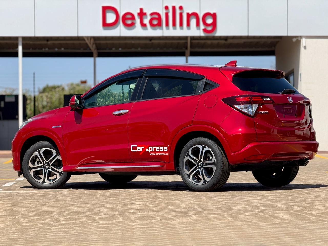 HONDA VEZEL HYBRID thumbnail 2