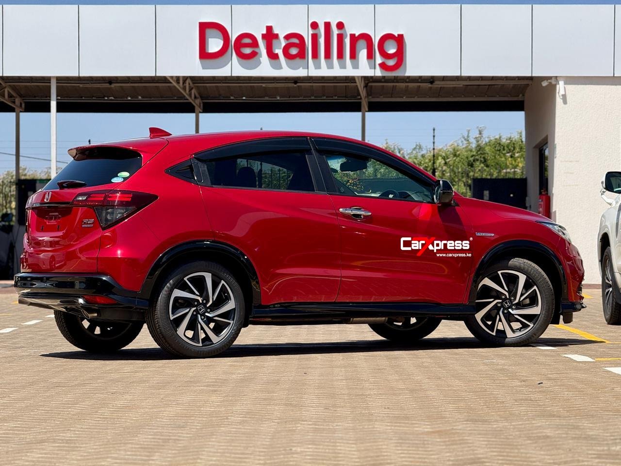 HONDA VEZEL HYBRID RS thumbnail 6