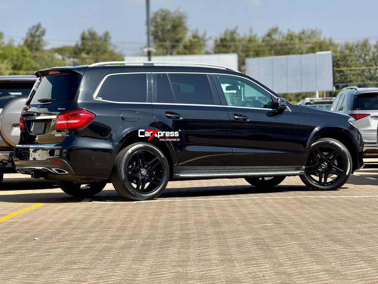 MERCEDES BENZ GLS 350d 4MATIC thumbnail 6