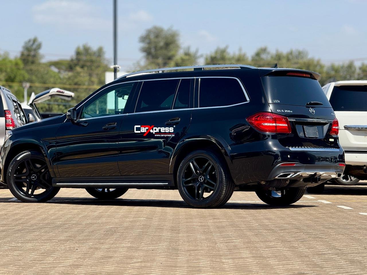 MERCEDES BENZ GLS 350d 4MATIC thumbnail 2