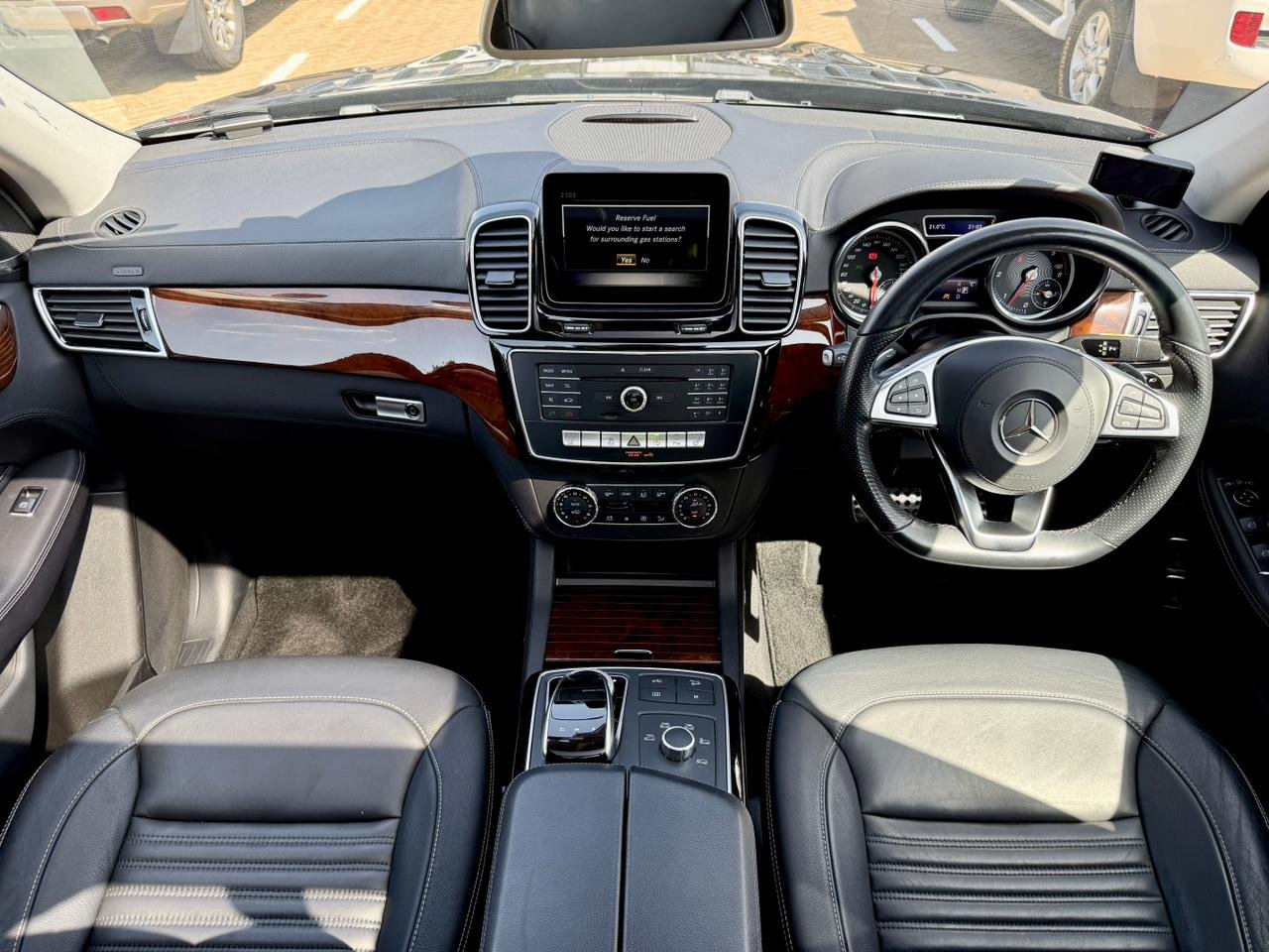 MERCEDES BENZ GLS 350d 4MATIC thumbnail 9