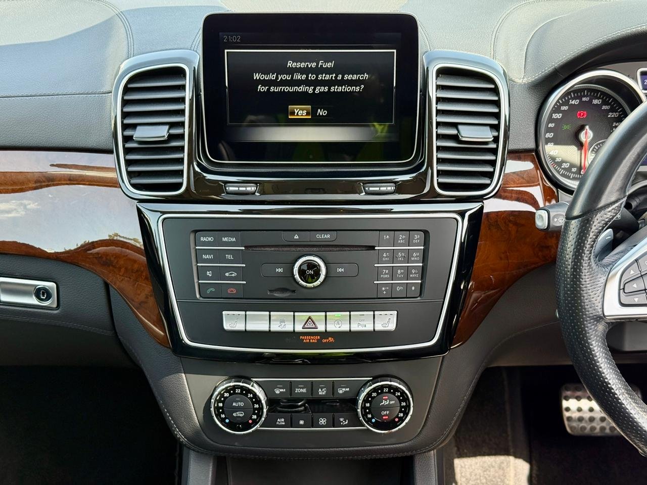 MERCEDES BENZ GLS 350d 4MATIC thumbnail 10