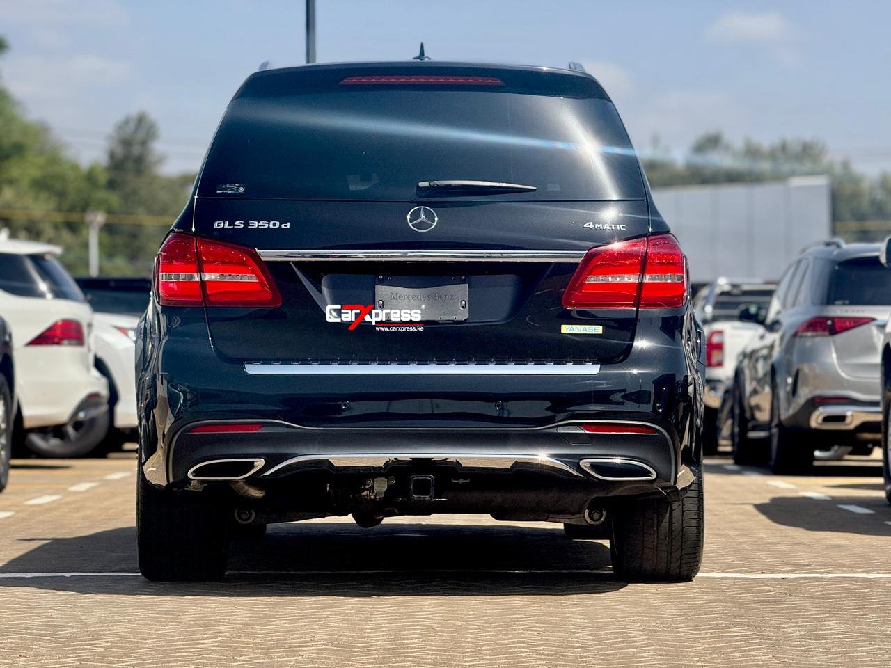 MERCEDES BENZ GLS 350d 4MATIC thumbnail 4