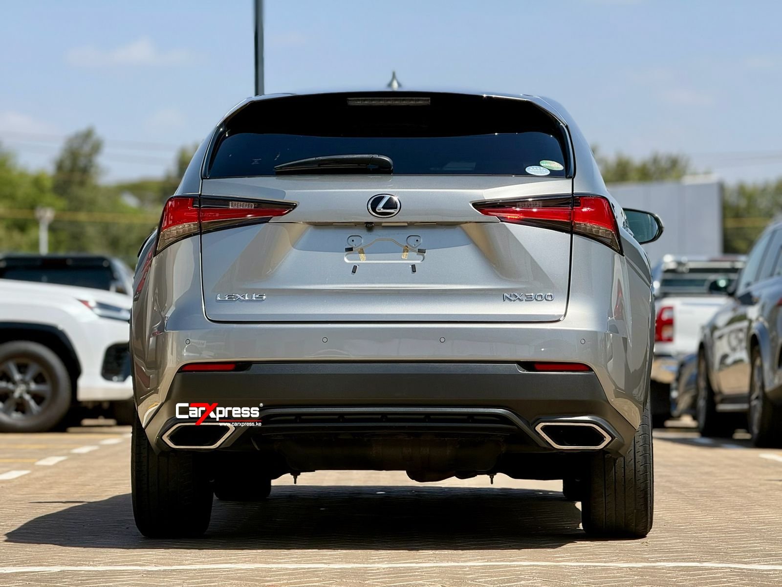 LEXUS NX300 thumbnail 4