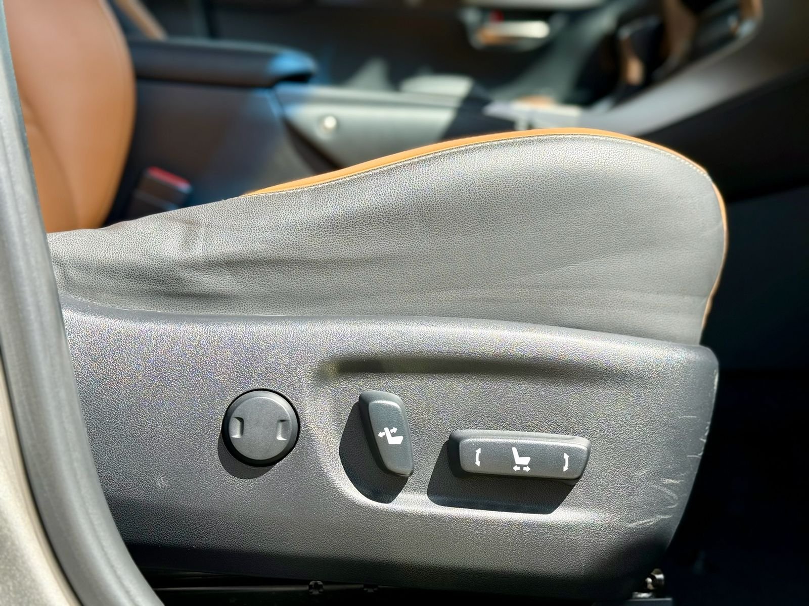 LEXUS NX300 thumbnail 8
