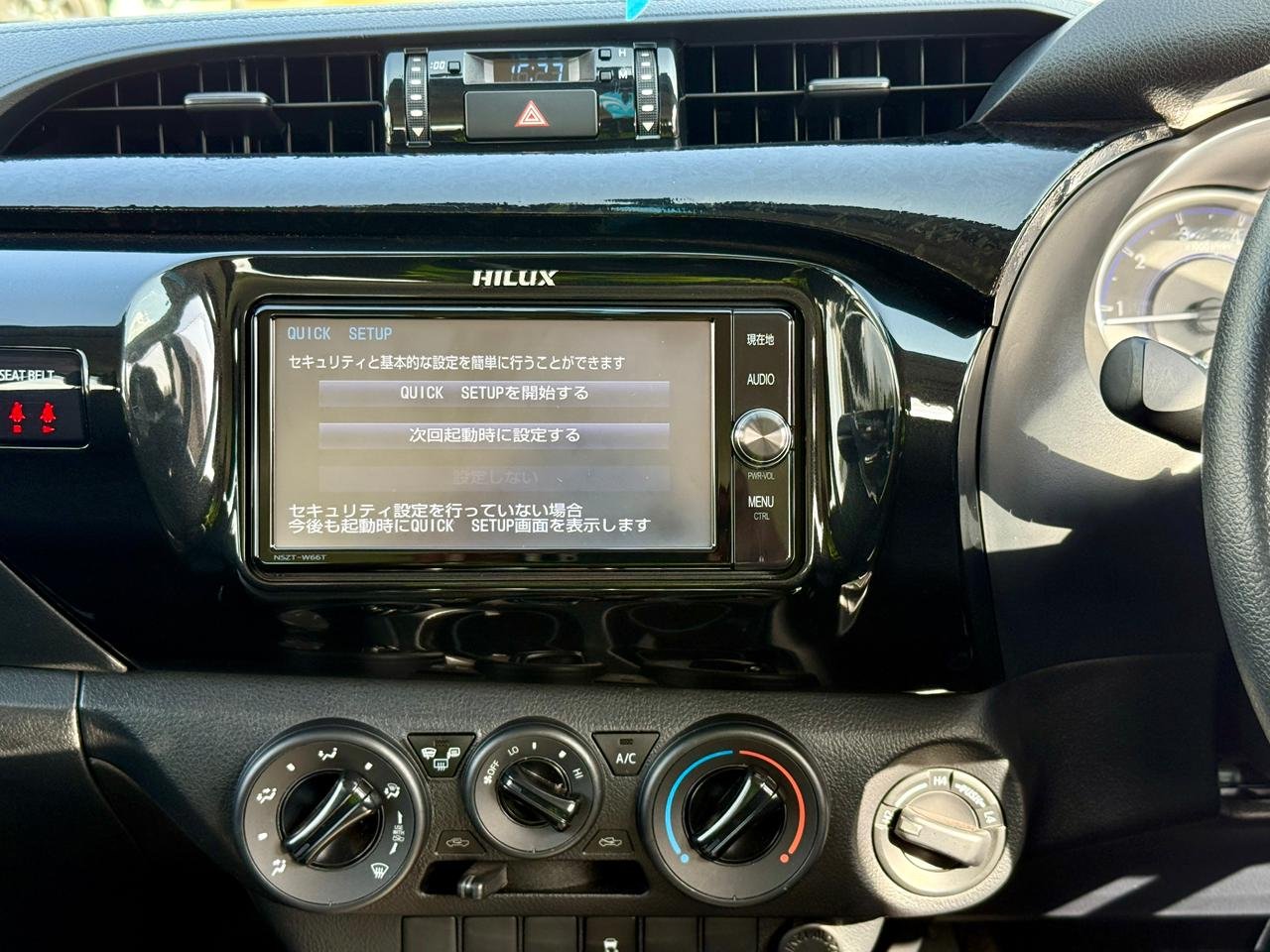 TOYOTA HILUX DOUBLE CABIN thumbnail 11