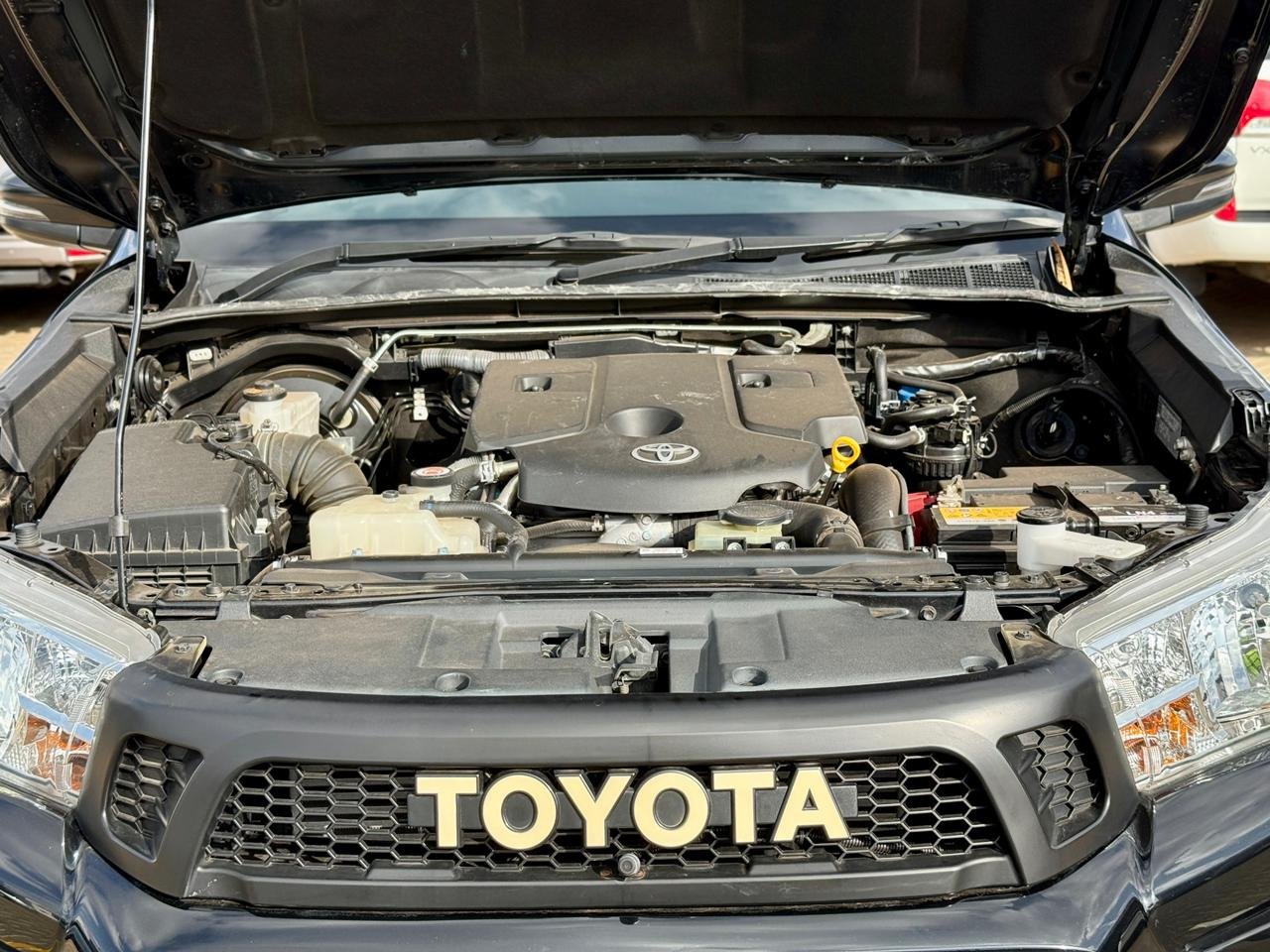 TOYOTA HILUX DOUBLE CABIN thumbnail 15