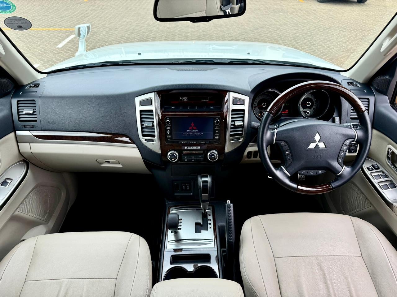MITSUBISHI PAJERO SUPER EXCEED thumbnail 9