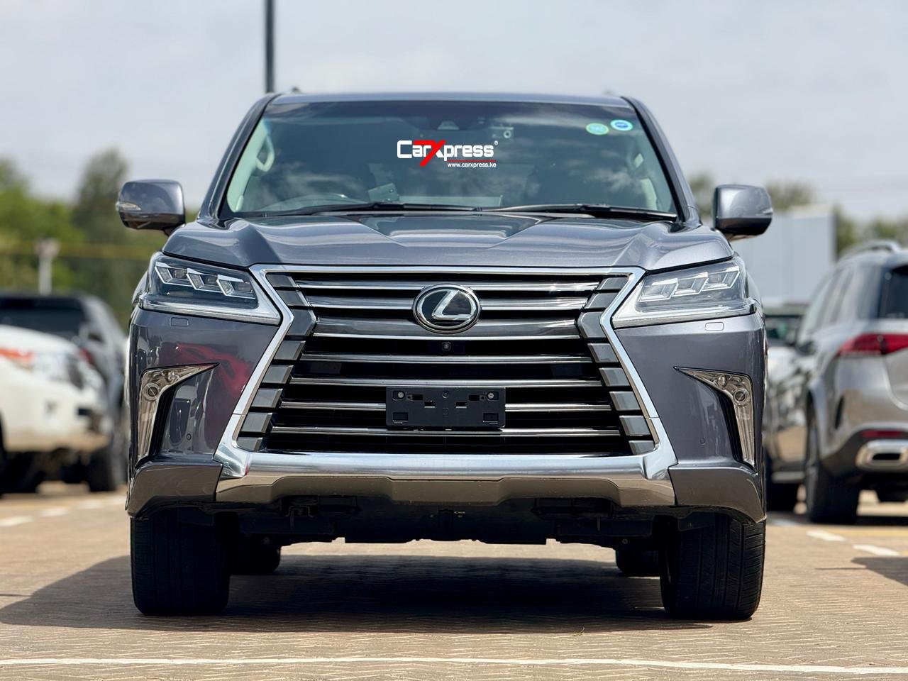 LEXUS LX570 thumbnail 3