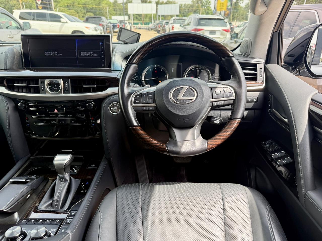 LEXUS LX570 thumbnail 11