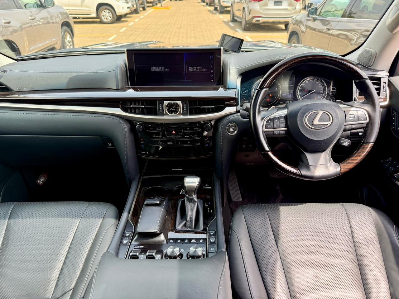 LEXUS LX570 thumbnail 8