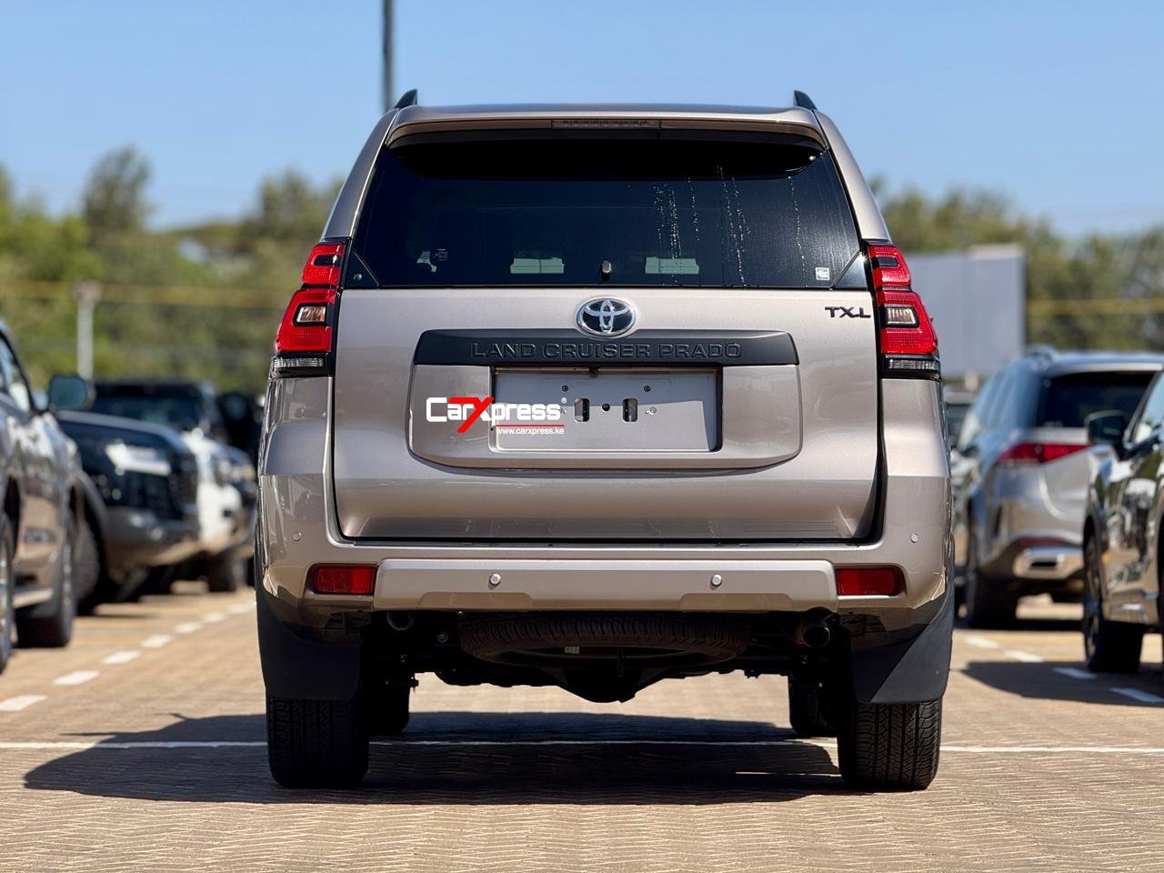 TOYOTA LAND CRUISER PRADO TXL thumbnail 4