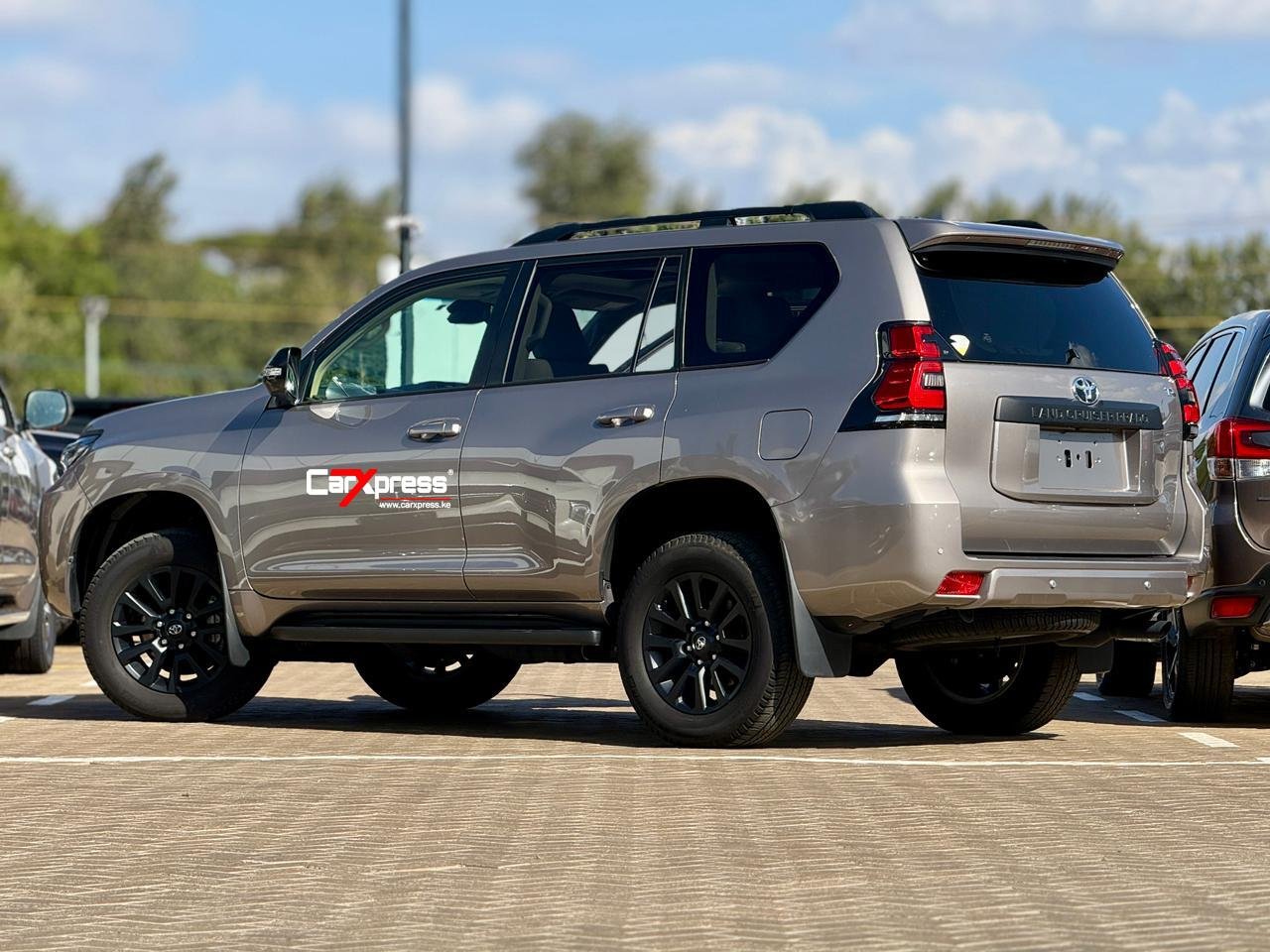 TOYOTA LAND CRUISER PRADO TX thumbnail 2