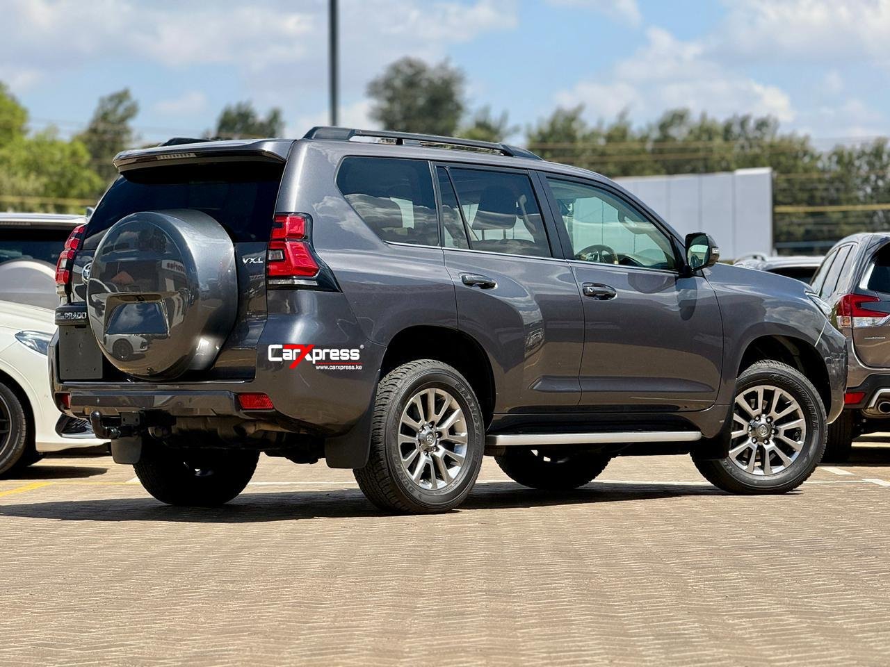 TOYOTA LAND CRUISER PRADO VXL thumbnail 6